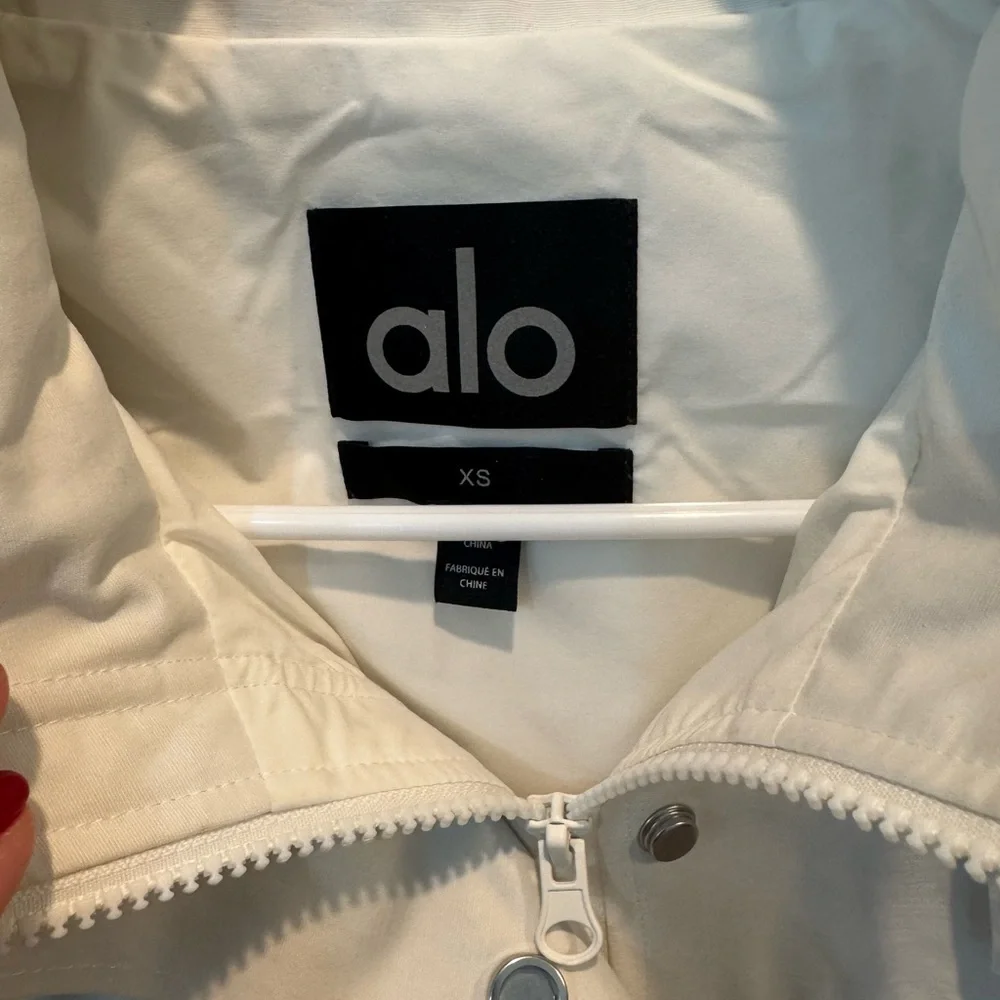 Women's White Alo Jacket - Picture 6 of 7